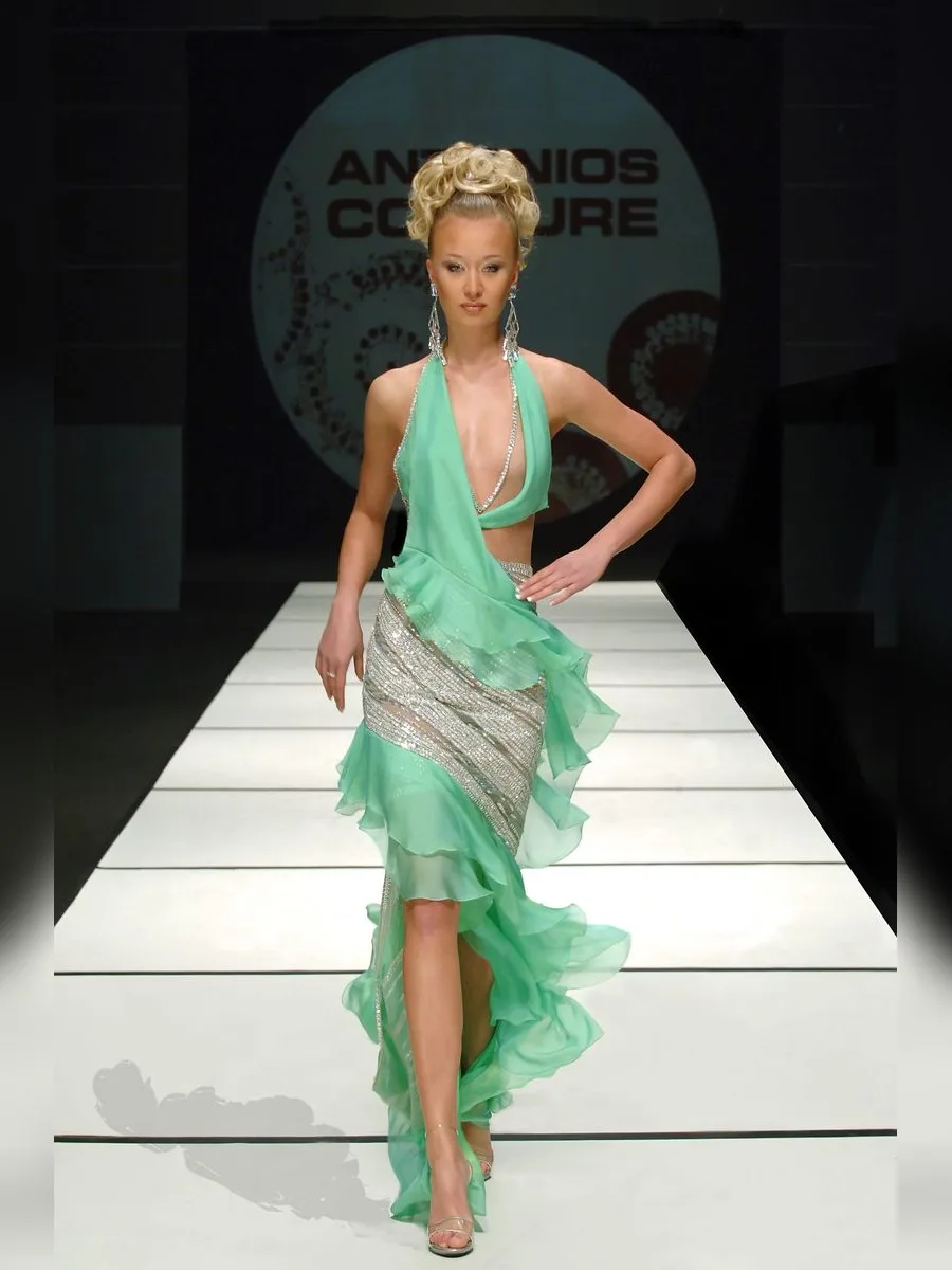 Look 16