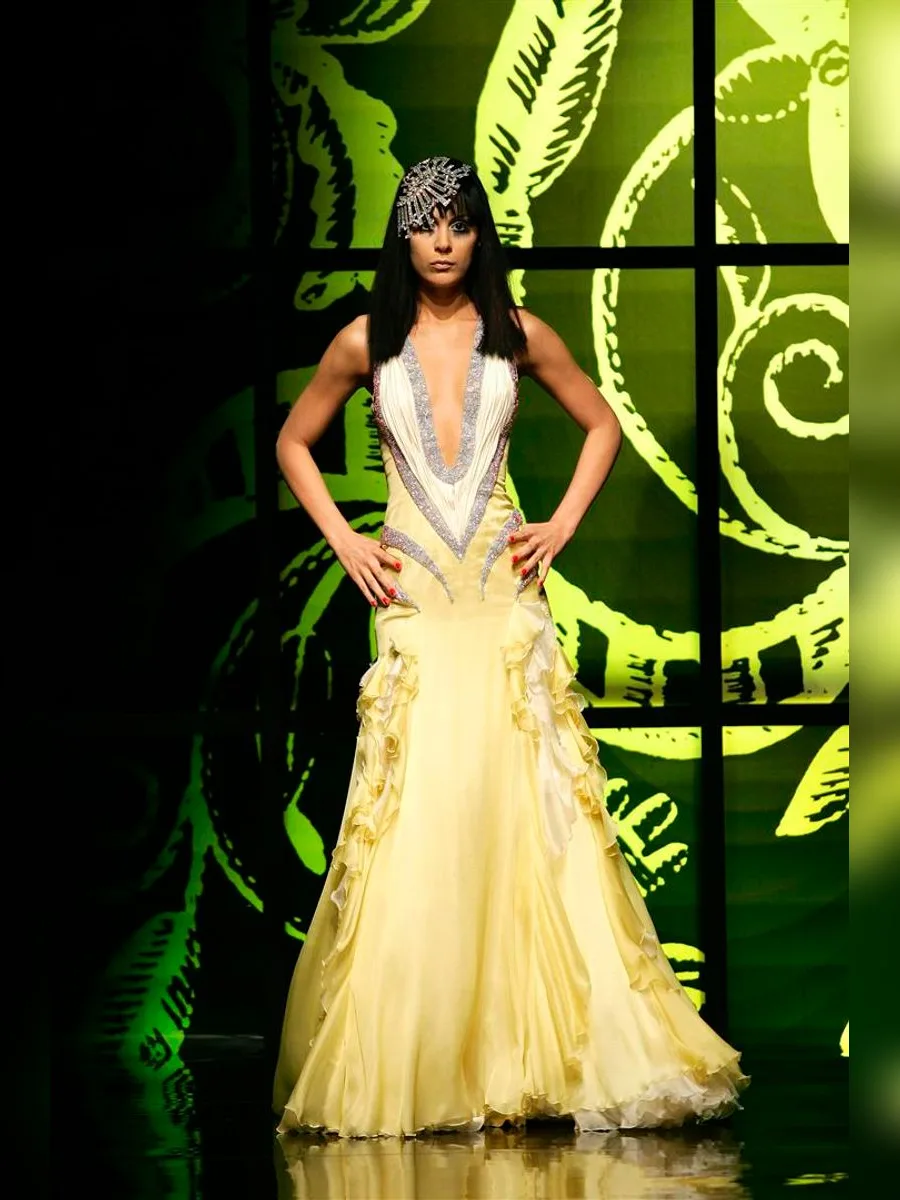 Look 16